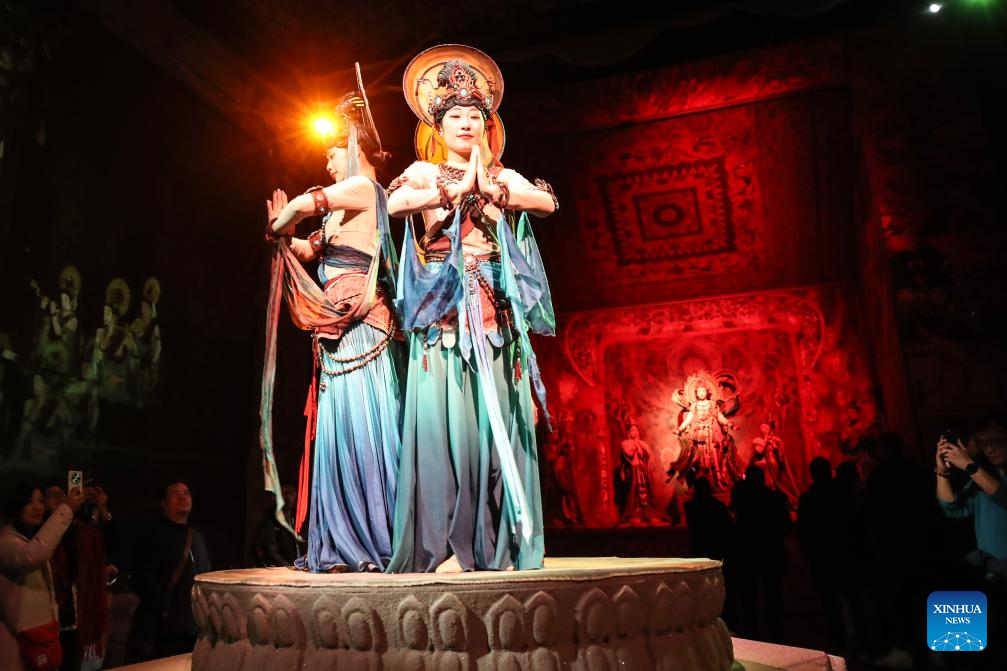 Immersive dance drama