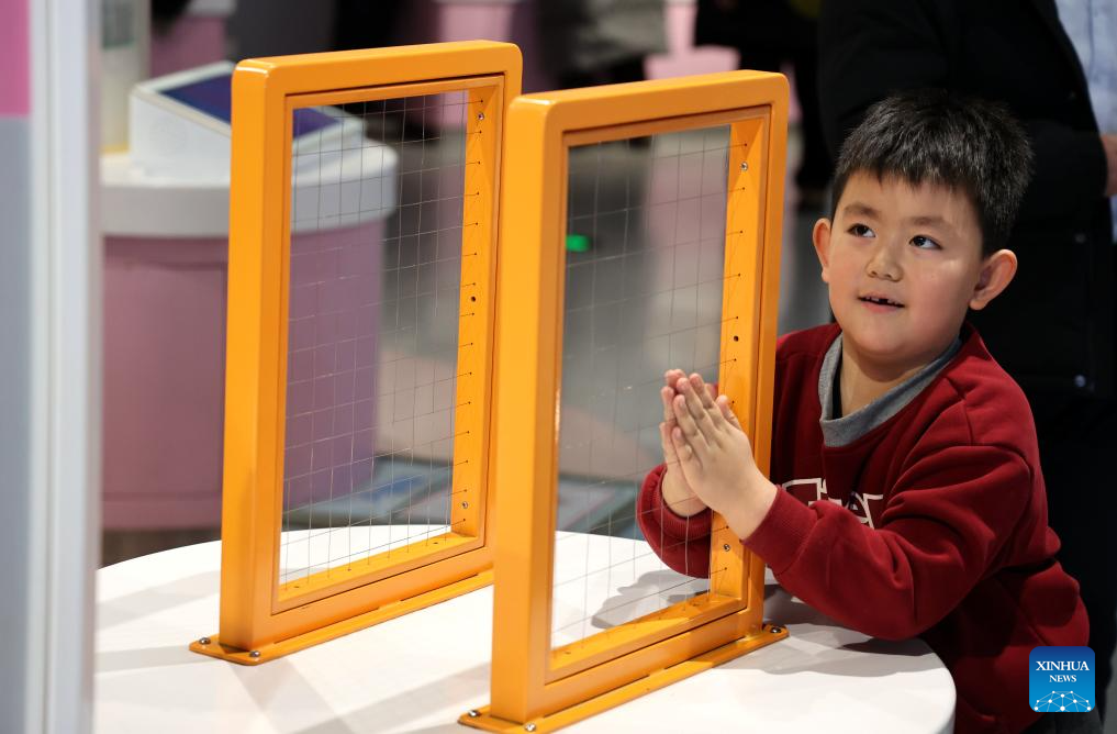 Diverse exhibitions staged across China during New Year holiday