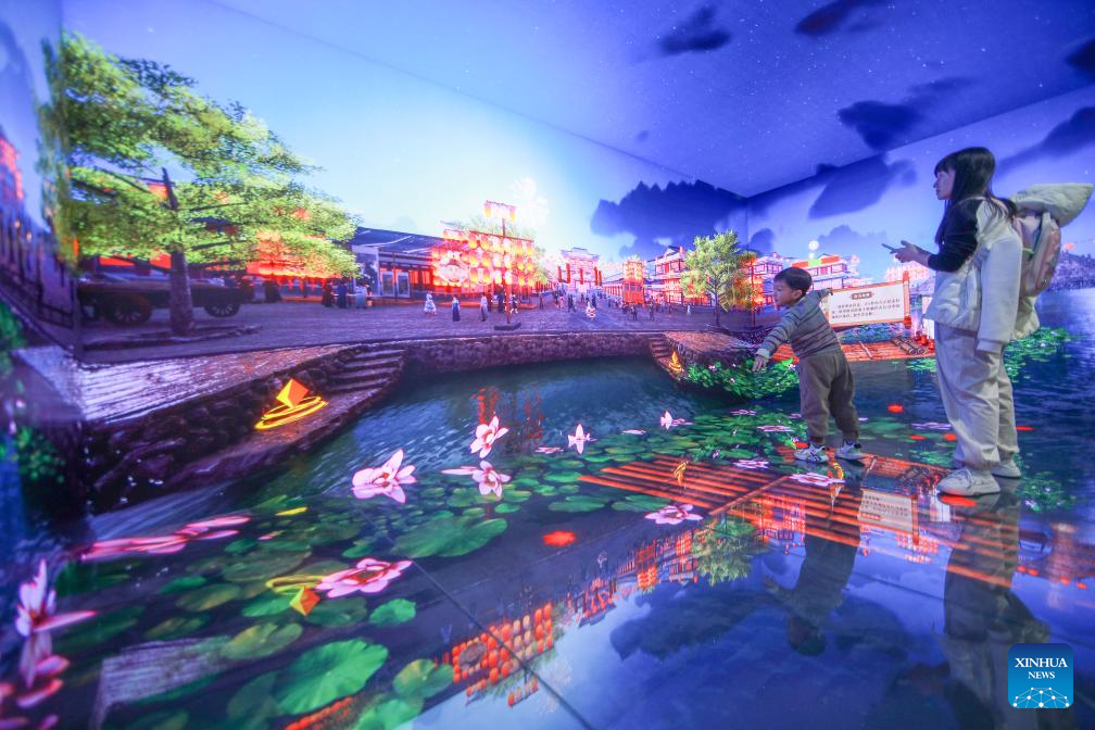 Diverse exhibitions staged across China during New Year holiday