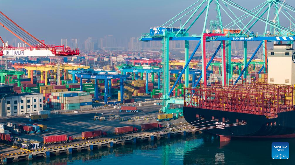 Tianjin Port sees steady operation during New Year holiday
