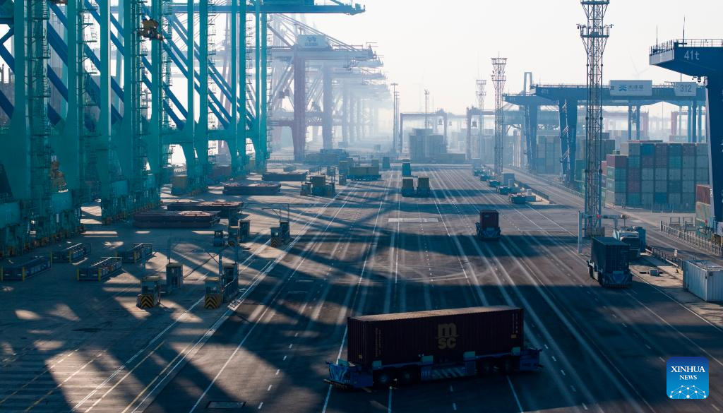Tianjin Port sees steady operation during New Year holiday