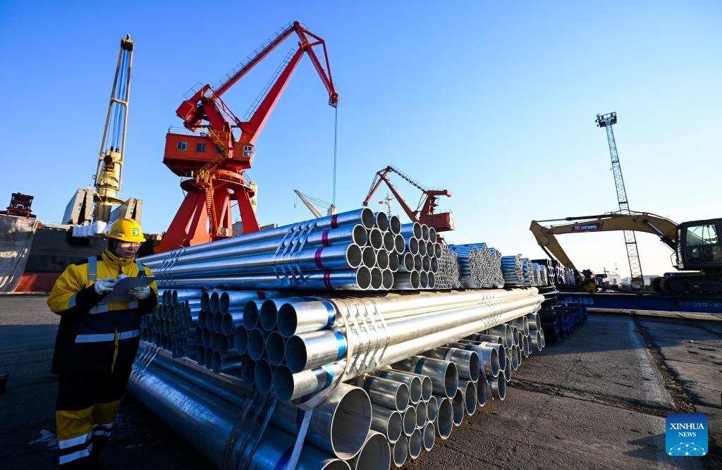 Tianjin Port sees steady operation during New Year holiday