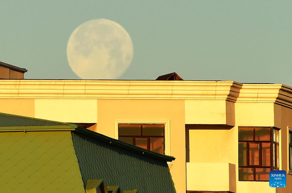 Super moon observed around world