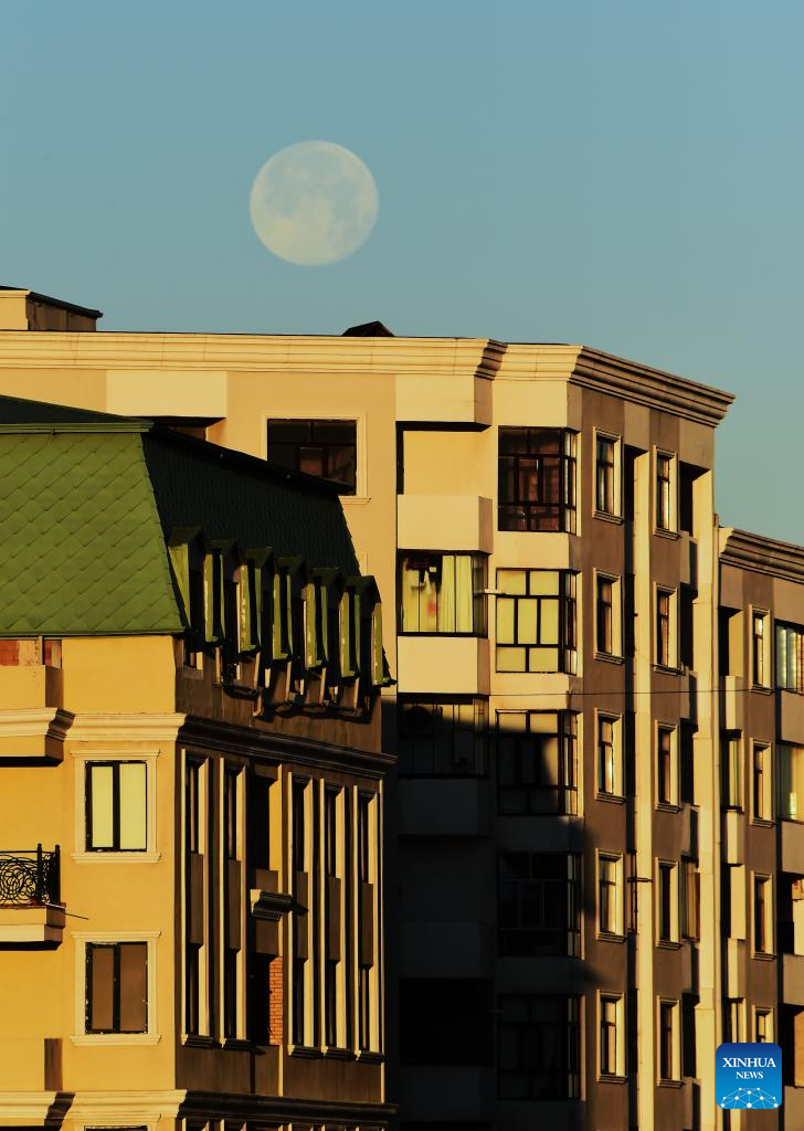 Super moon observed around world