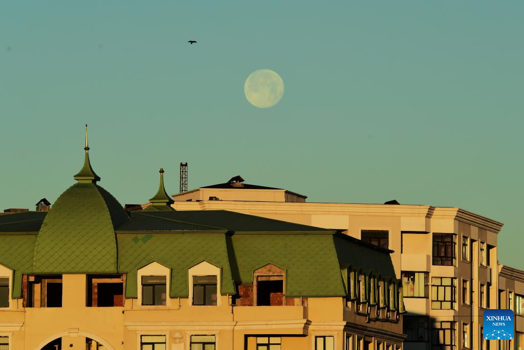 Super moon observed around world