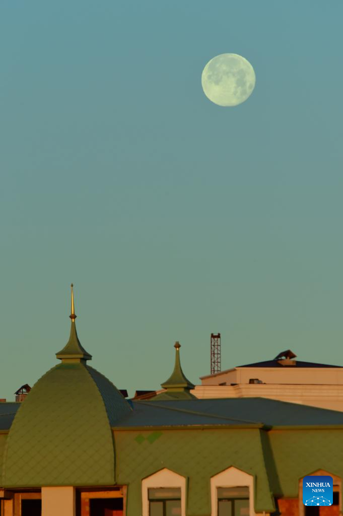 Super moon observed around world