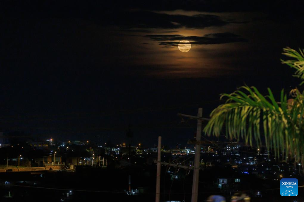 Super moon observed around world