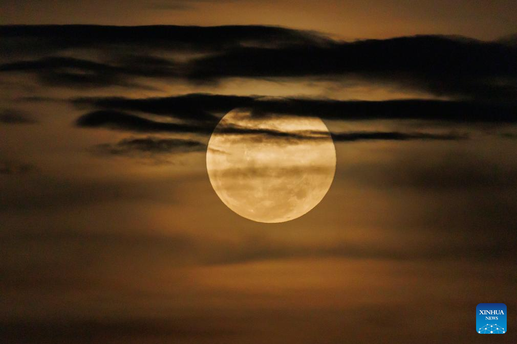 Super moon observed around world