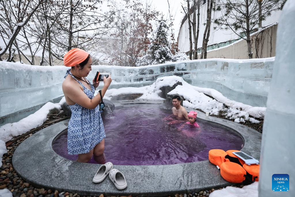 NE China's Shenyang combines ice-and-snow activities with hot springs