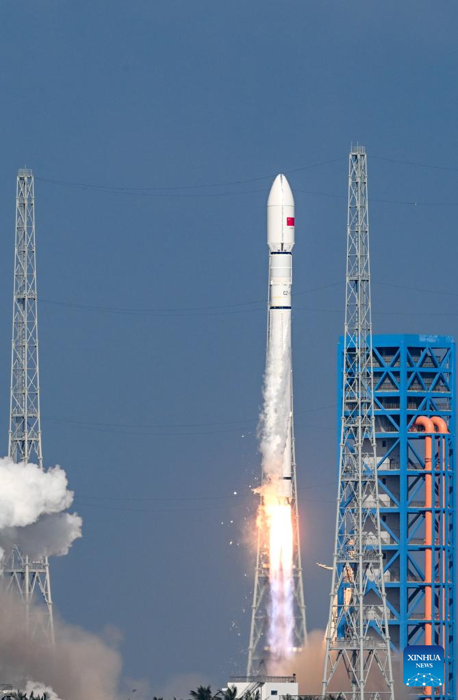 China launches new internet satellite group