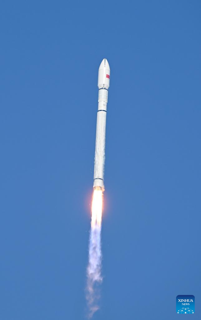 China launches new internet satellite group