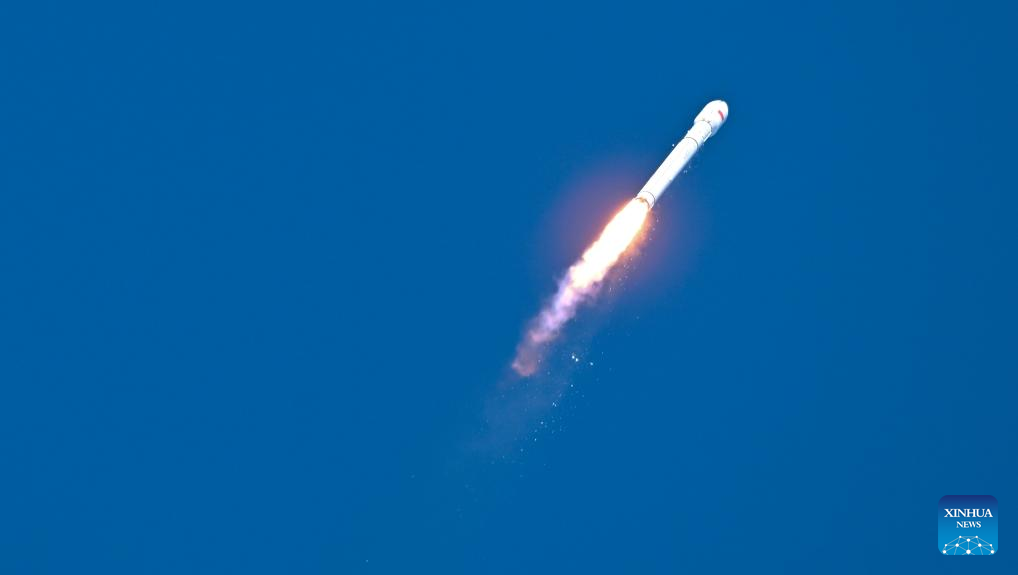 China launches new internet satellite group