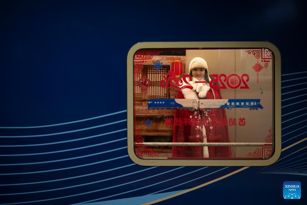 Themed tourism train featuring travel photography services inaugurated in Harbin