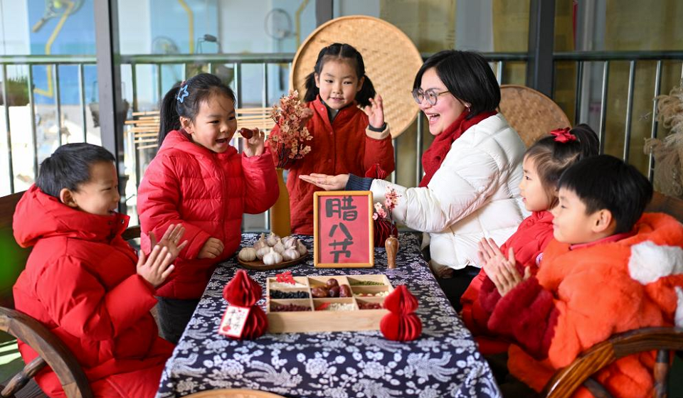 Various activities held across China to welcome upcoming Laba Festival