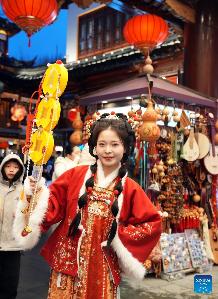 Yuyuan Garden Lantern Festival opens in Shanghai