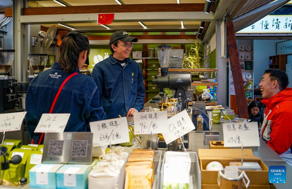 View of Daguan Zhuanxin farmers' market in Kunming