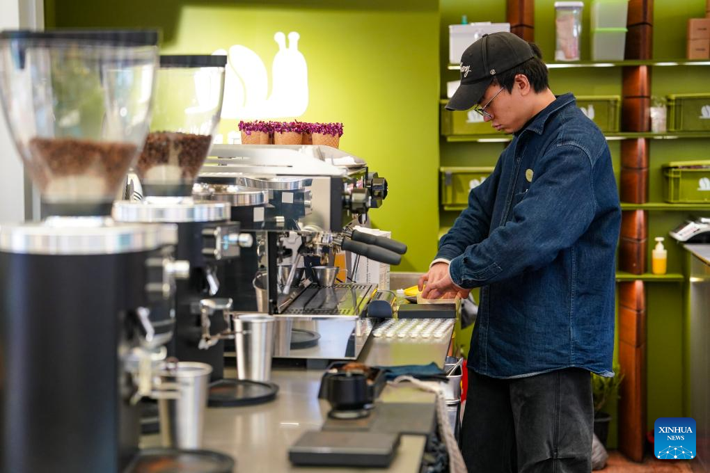 View of Daguan Zhuanxin farmers' market in Kunming