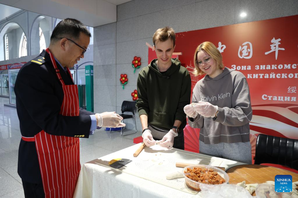 Activities held to celebrate traditional Chinese Xiaonian Festival in northern China