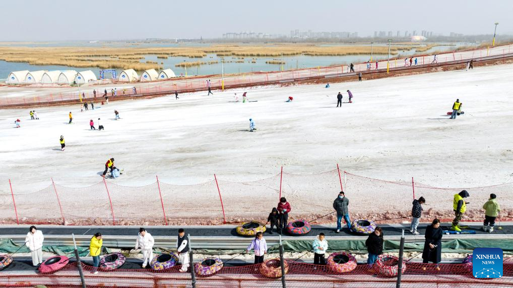 People embrace joy of ice and snow-themed activities across China during Spring Festival holiday