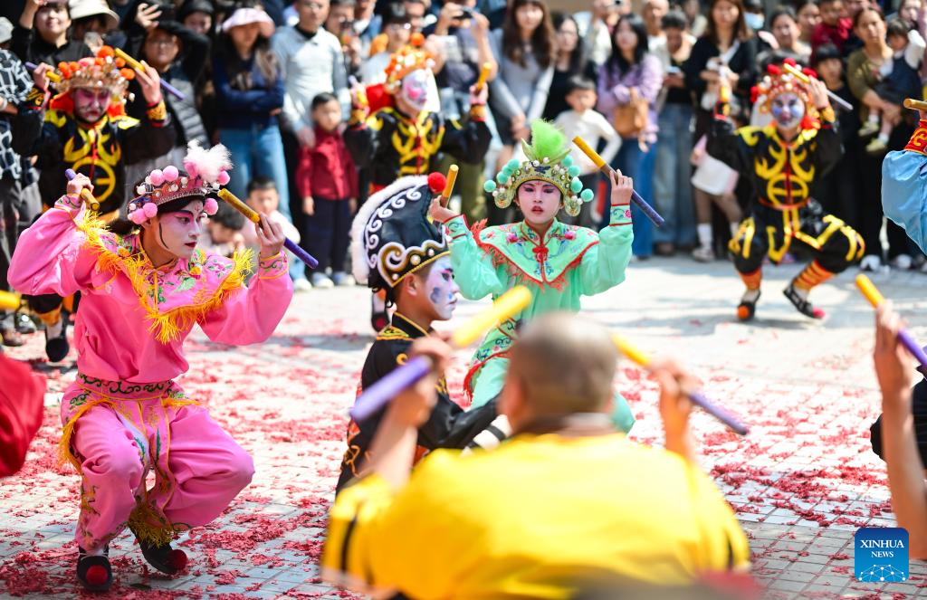 Yingge dance staged in S China's Guangdong to convey best wishes for new year