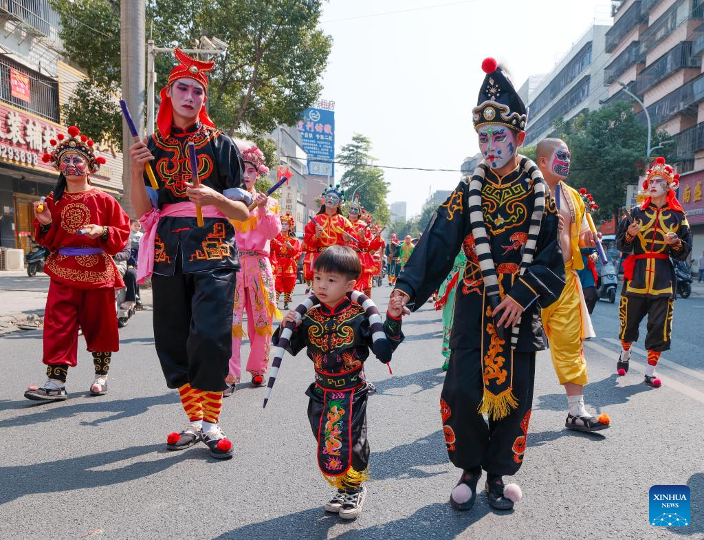 Yingge dance staged in S China's Guangdong to convey best wishes for new year