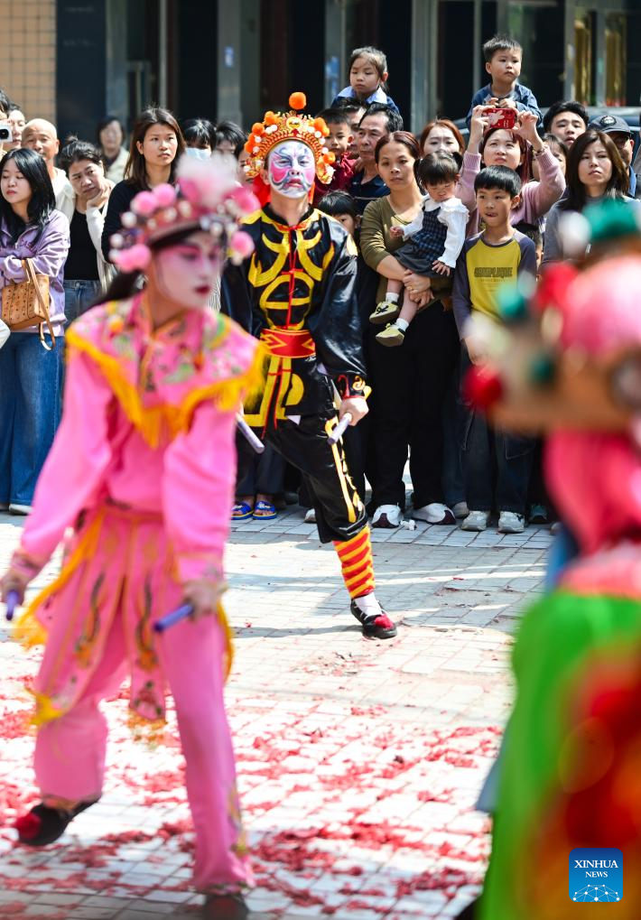 Yingge dance staged in S China's Guangdong to convey best wishes for new year