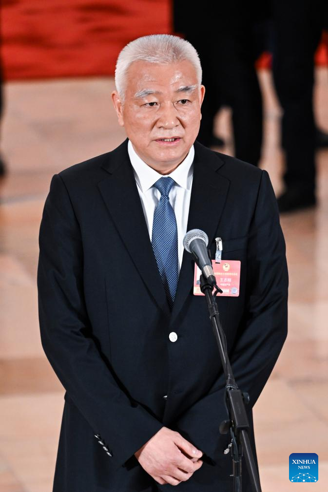 CPPCC members attend group interview before 2nd plenary meeting