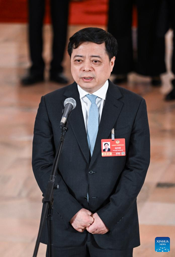 CPPCC members attend group interview before 2nd plenary meeting