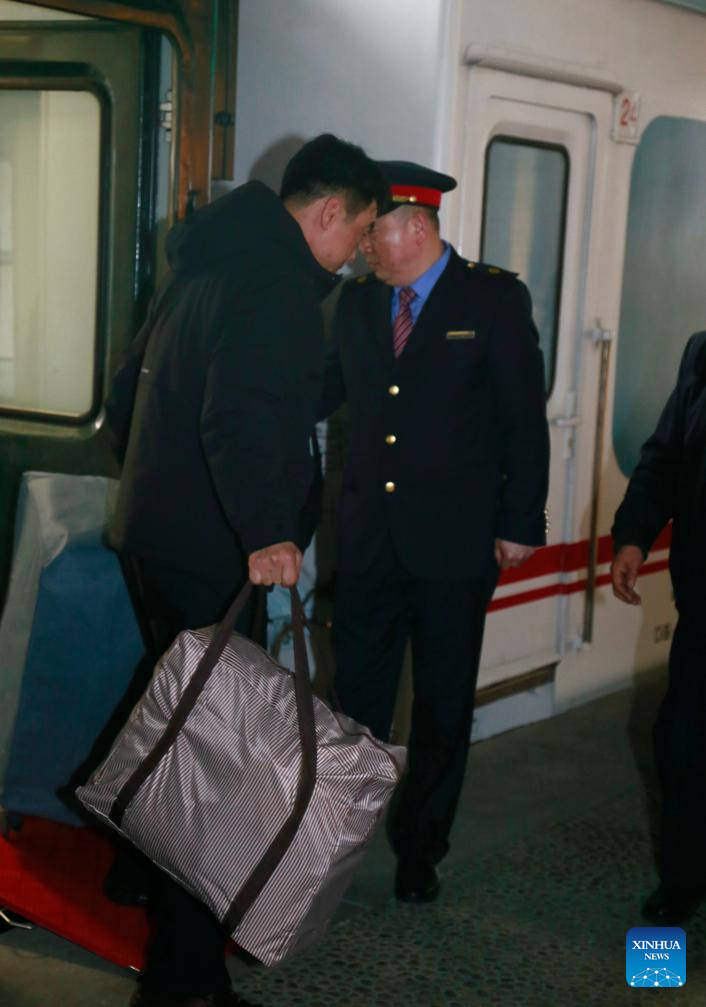 Int'l passenger train from China to DPRK arrives in Pyongyang