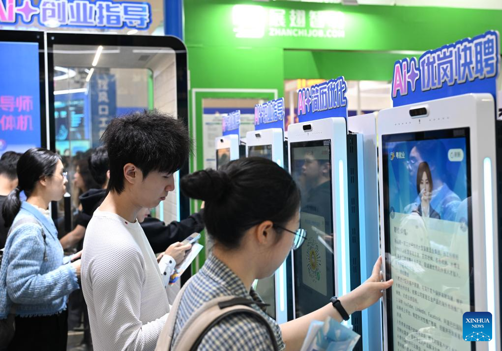 Job fair offering about 85,000 jobs kicks off in S China's Guangzhou