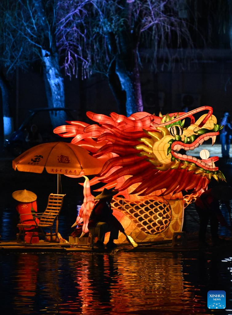 Folk show from S China's Yangshuo lights up night in Beijing