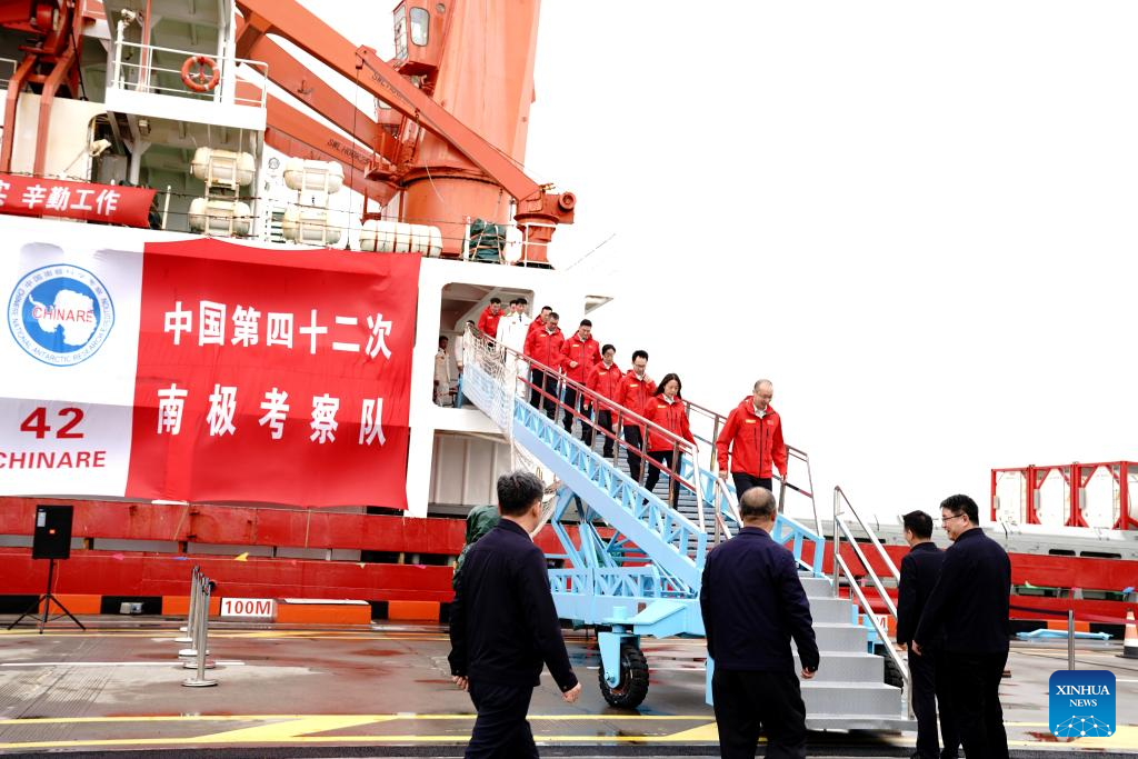 Chinese polar icebreaker returns home after fruitful Antarctic research outcomes