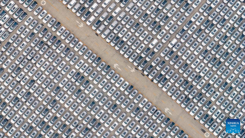 China's auto output, sales rise sharply in March