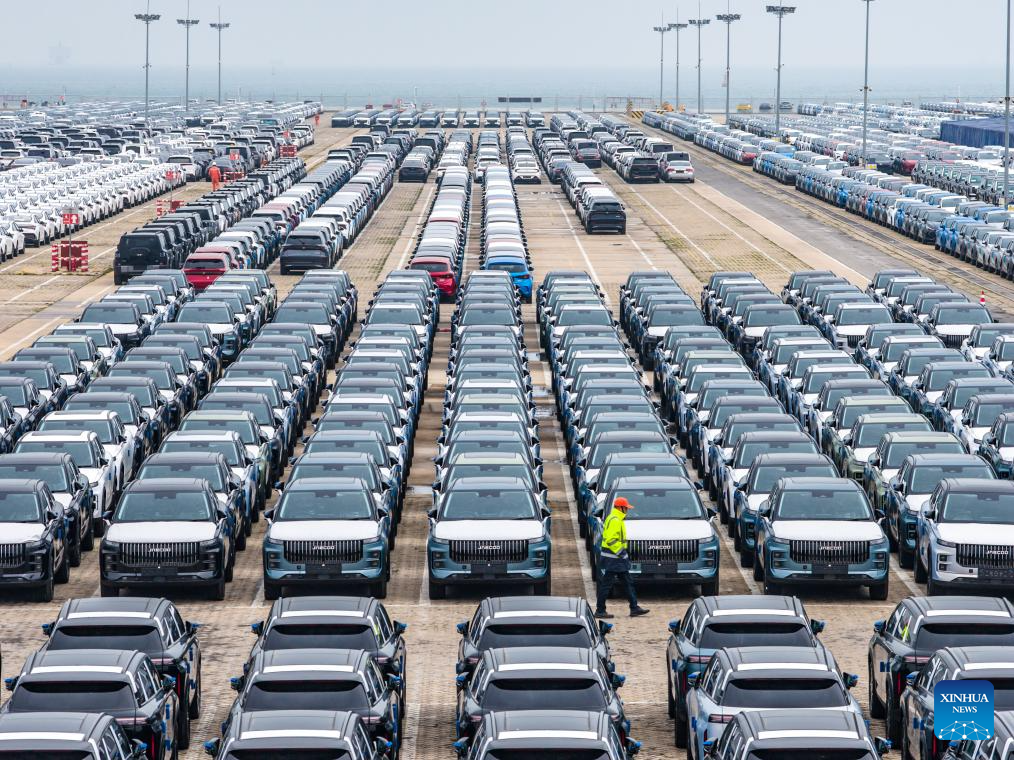 China's auto output, sales rise sharply in March