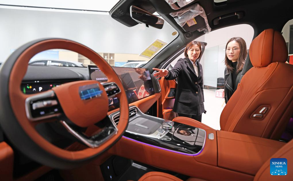 China's auto output, sales rise sharply in March