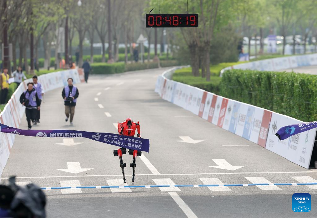 Humanoid robot surpasses human half-marathon world record in Beijing