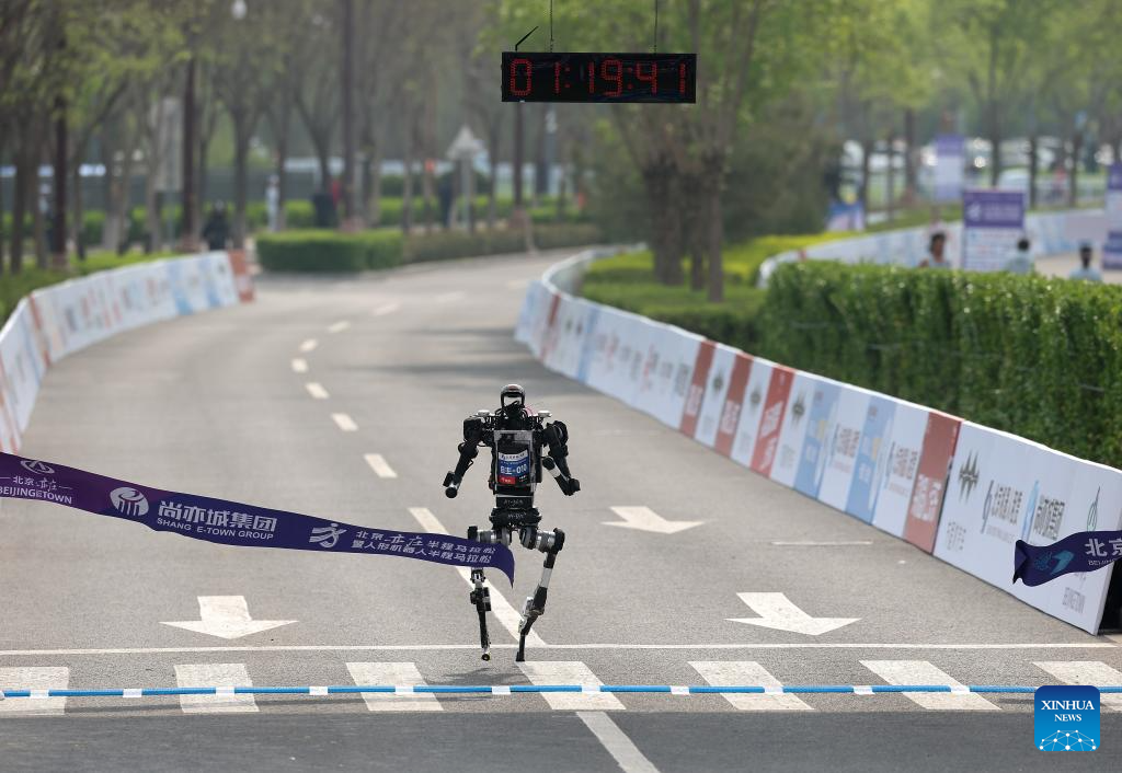 Humanoid robot surpasses human half-marathon world record in Beijing