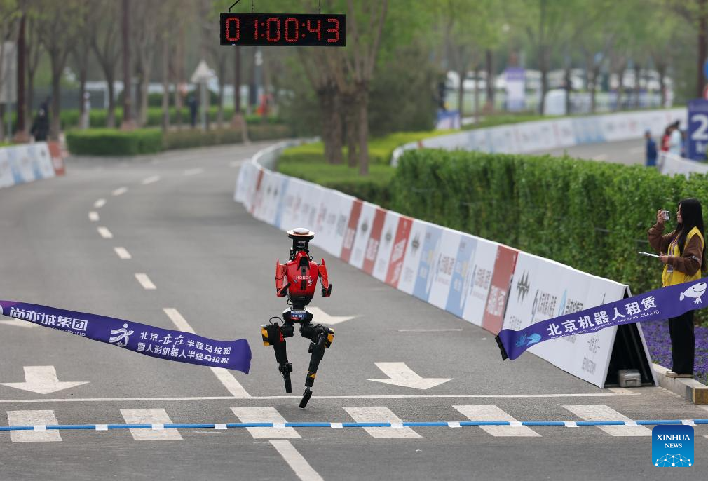 Humanoid robot surpasses human half-marathon world record in Beijing