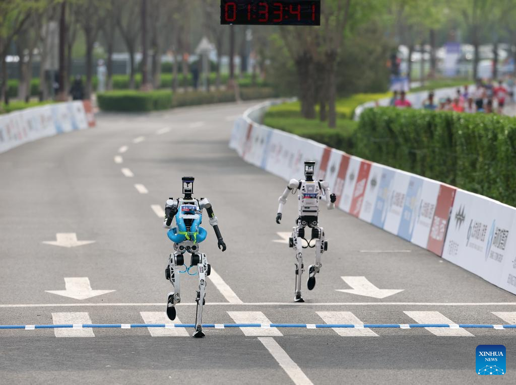 Humanoid robot surpasses human half-marathon world record in Beijing
