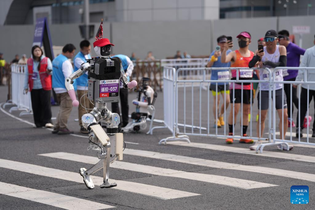 Humanoid robot surpasses human half-marathon world record in Beijing