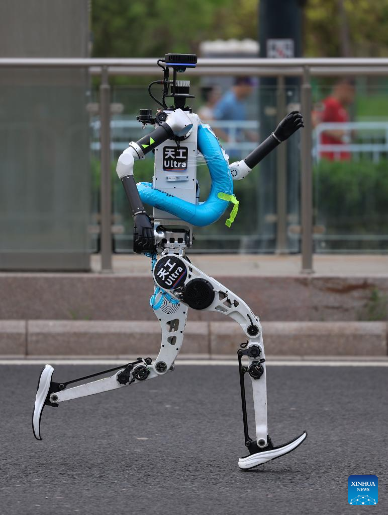 Humanoid robot surpasses human half-marathon world record in Beijing
