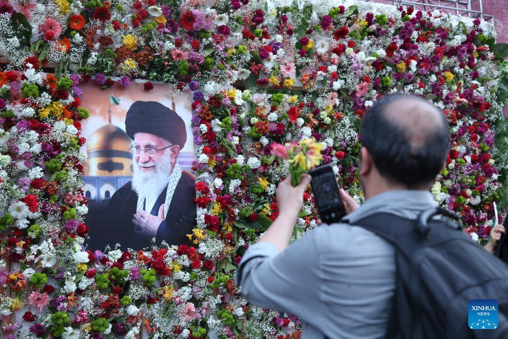 Iranians pledge allegiance to new Supreme Leader at mass rallies
