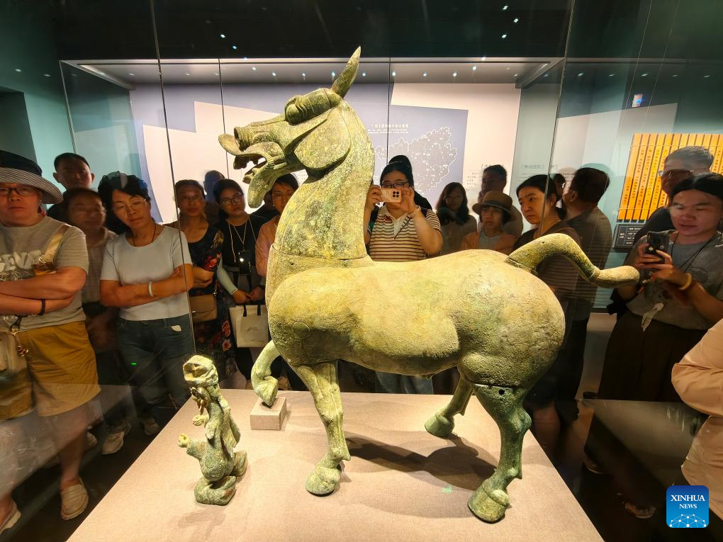 Museums across China receive crowds of visitors ahead of International Museum Day