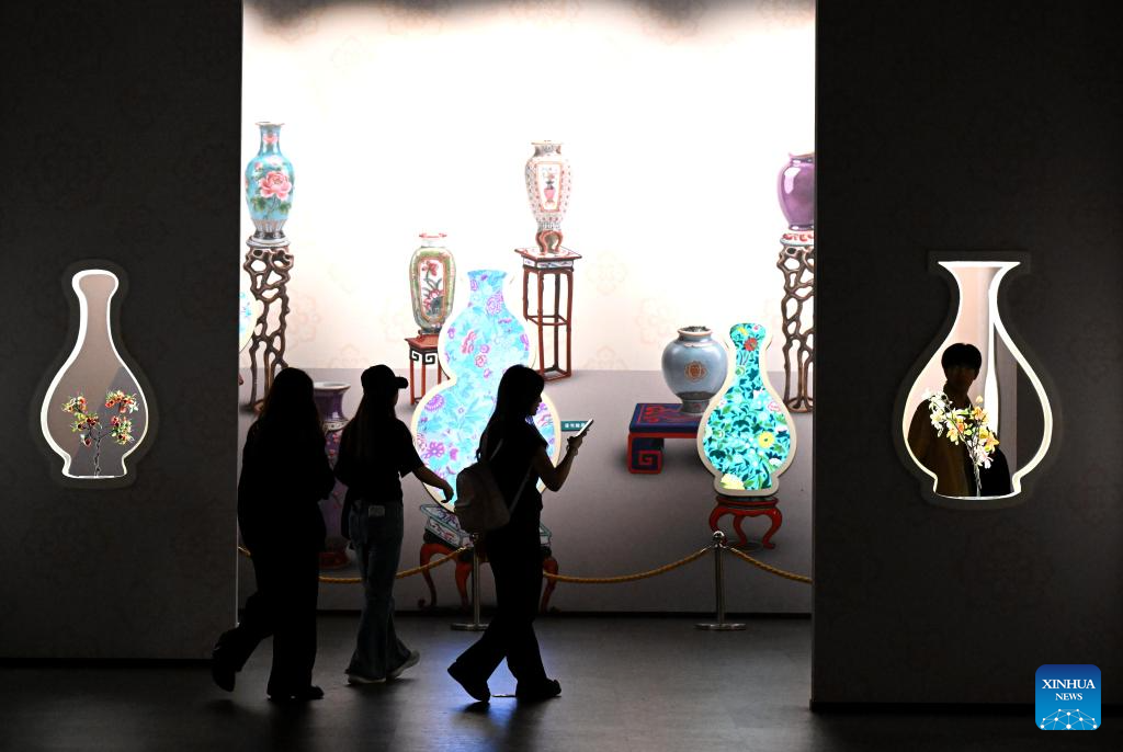 Museums across China receive crowds of visitors ahead of International Museum Day