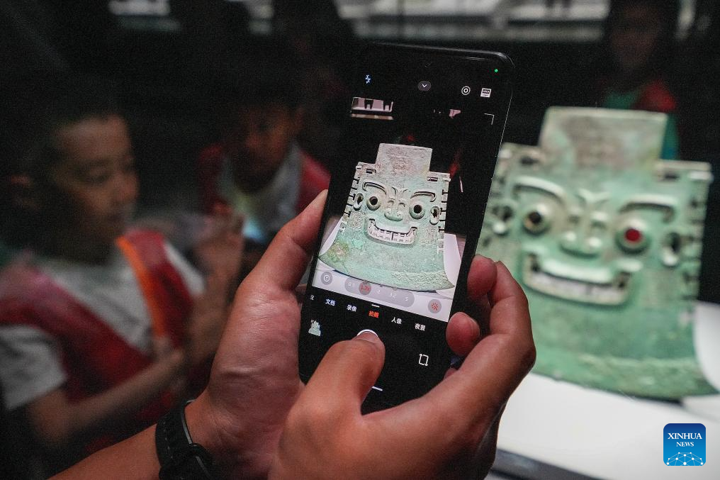 Museums across China receive crowds of visitors ahead of International Museum Day