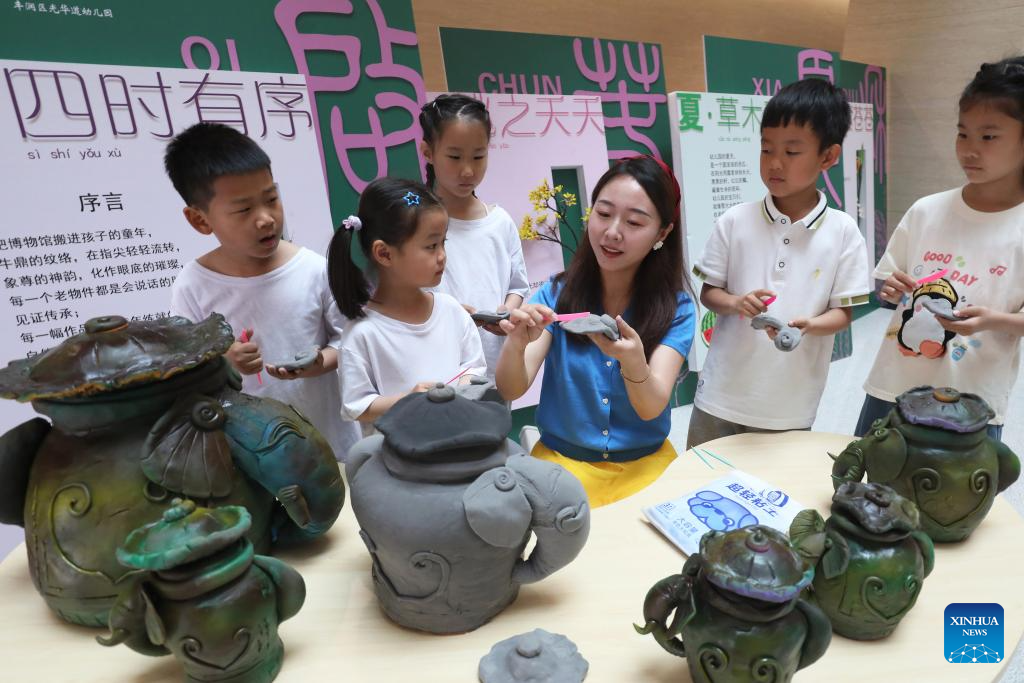 Museums across China receive crowds of visitors ahead of International Museum Day