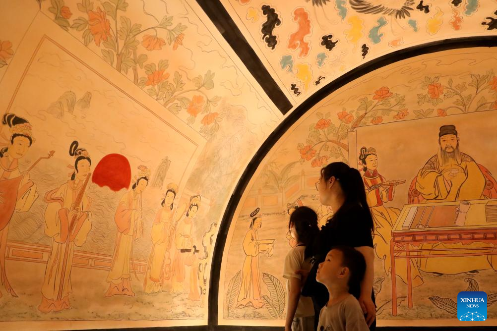 Museums across China receive crowds of visitors ahead of International Museum Day