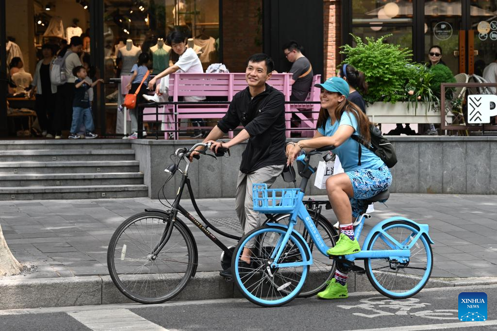 Pic story: inbound tourism planner shows foreign visitors real Shanghai