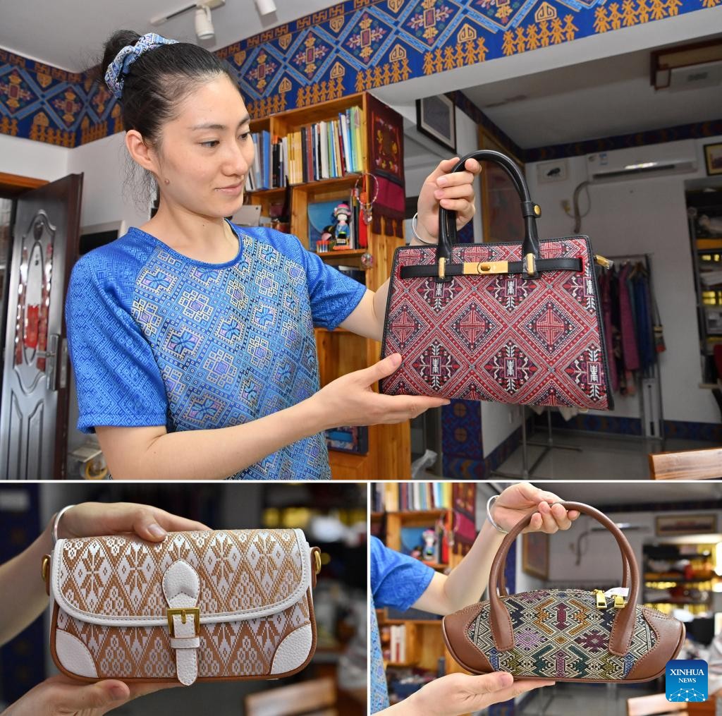 Pic story: inheritor of Zhuang brocade weaving technique in China's Guangxi