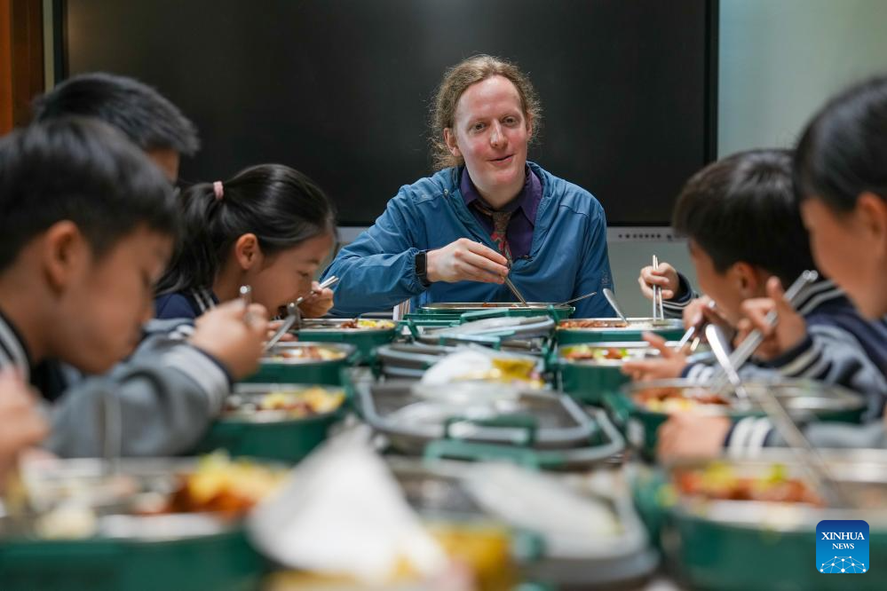 A U.S. teacher's bond with China
